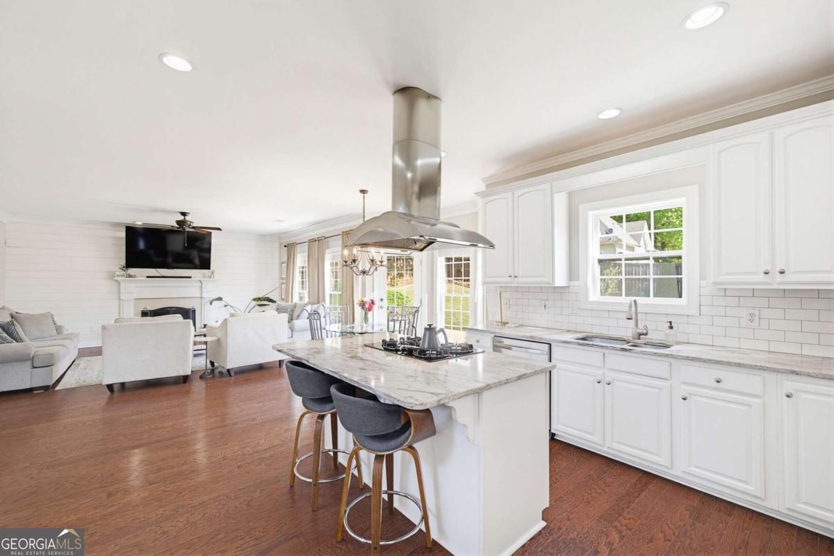 1235 Vinings Place Point Mableton GA 30126
