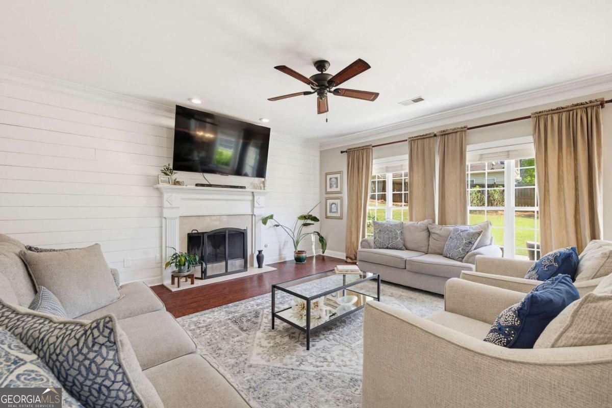1235 Vinings Place Point Mableton GA 30126