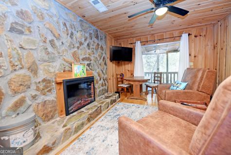 150 Donna Lee Lane Mineral Bluff GA 30559