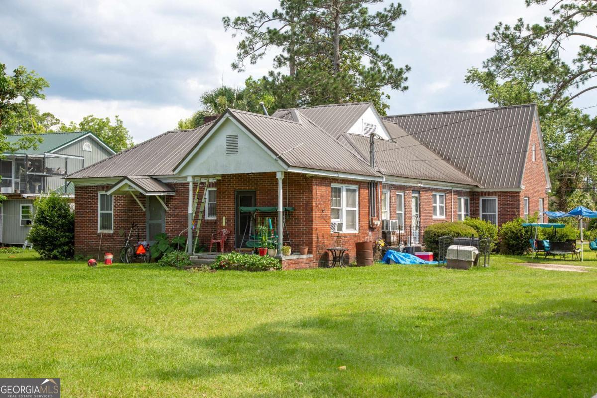 199 Anthony Street Baxley GA 31513