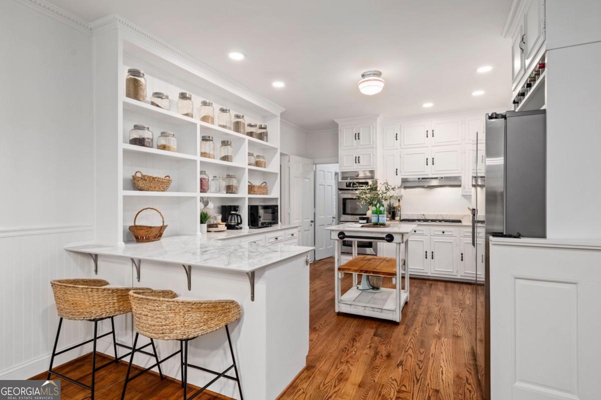 2324 E Cherokee Drive Woodstock GA 30188