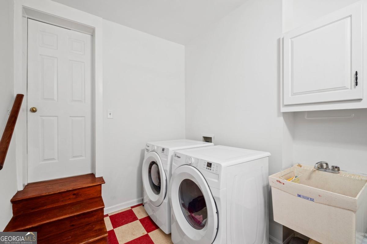 2324 E Cherokee Drive Woodstock GA 30188