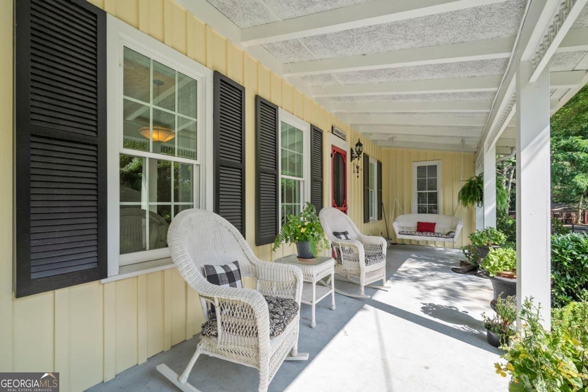 2324 E Cherokee Drive Woodstock GA 30188