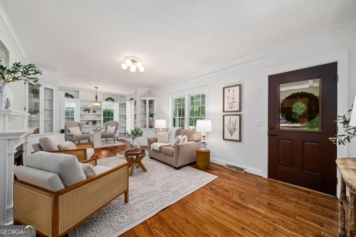 2324 E Cherokee Drive Woodstock GA 30188