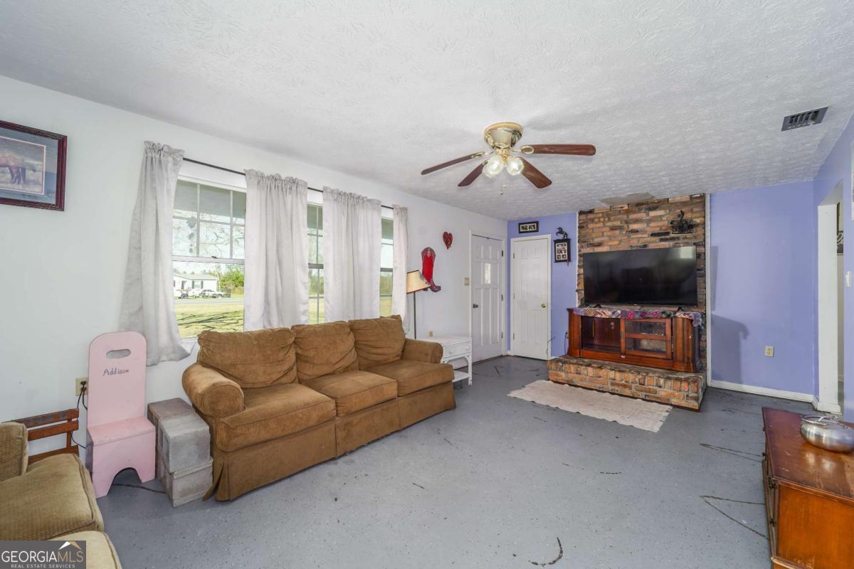 6291 Riverside Rock Road Nahunta GA 31553