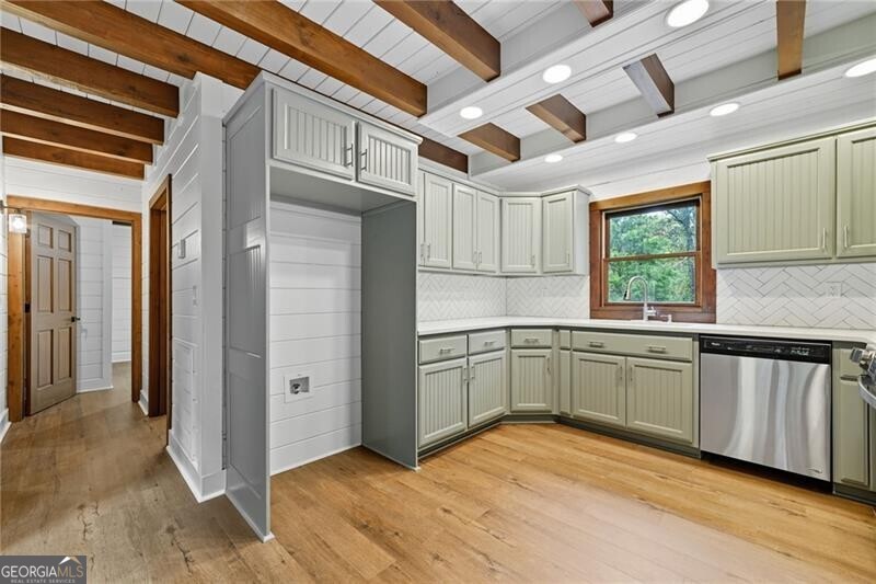 509 E Valley Road NE Rydal GA 30171