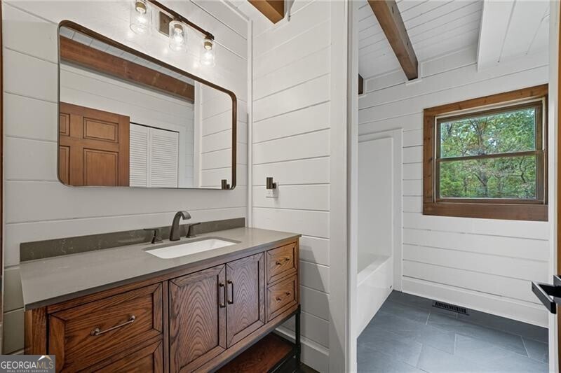 509 E Valley Road NE Rydal GA 30171