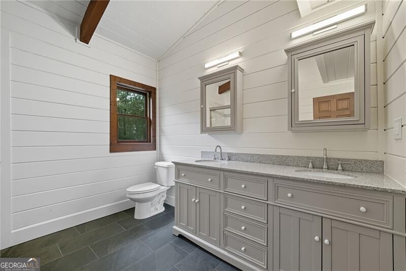 509 E Valley Road NE Rydal GA 30171
