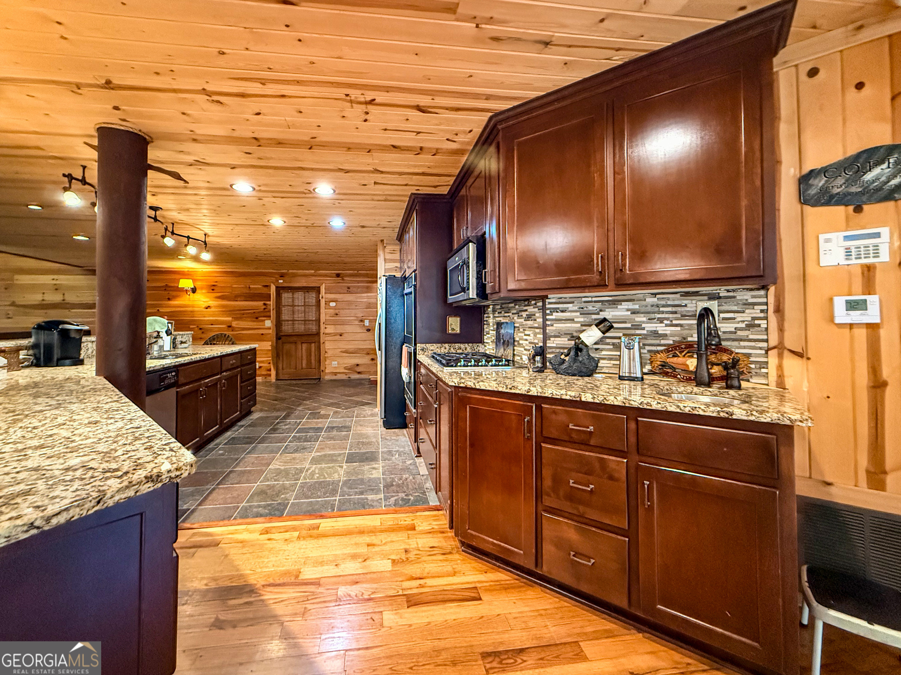 187 Still Water Way Demorest GA 30535