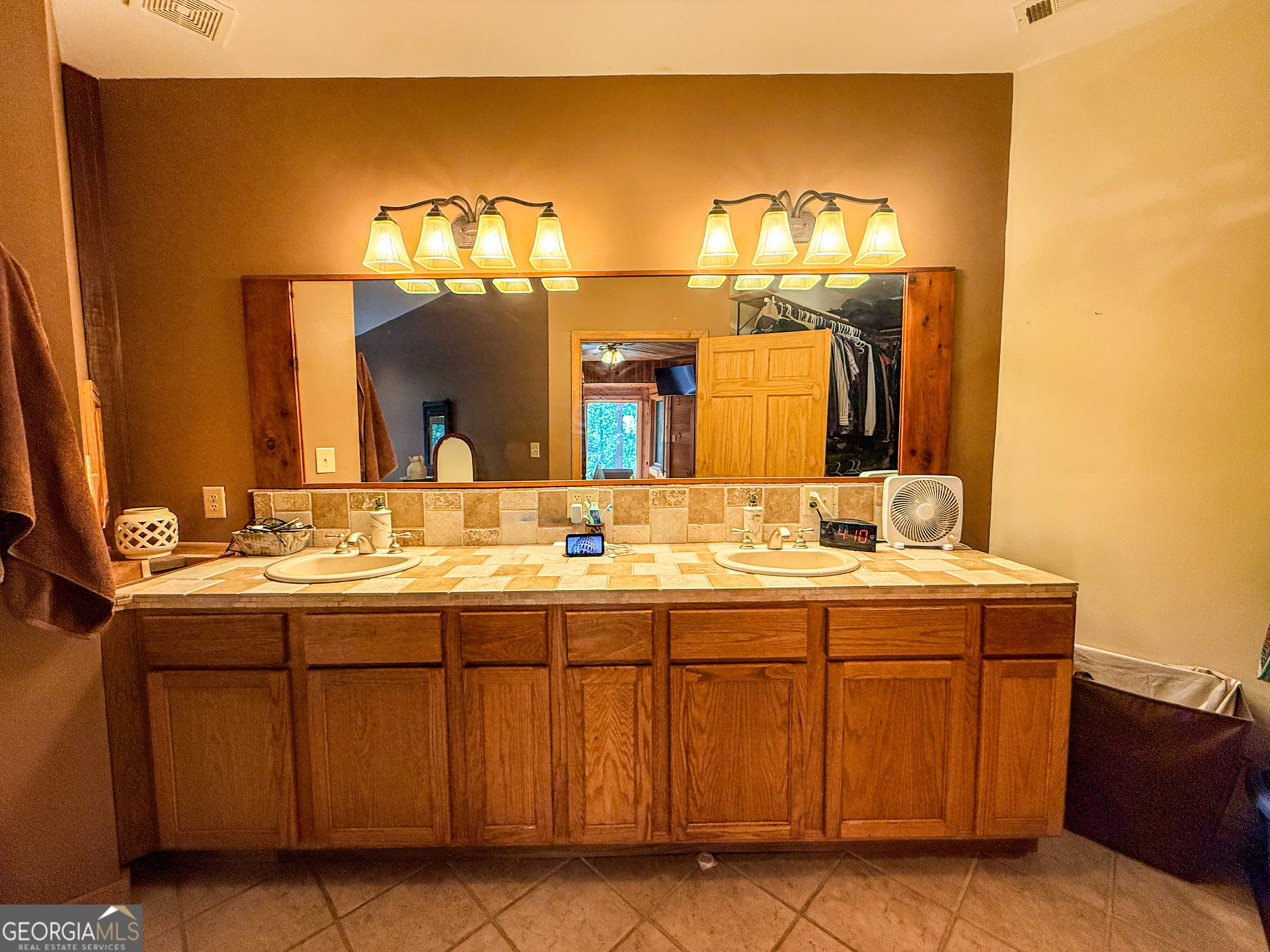 187 Still Water Way Demorest GA 30535