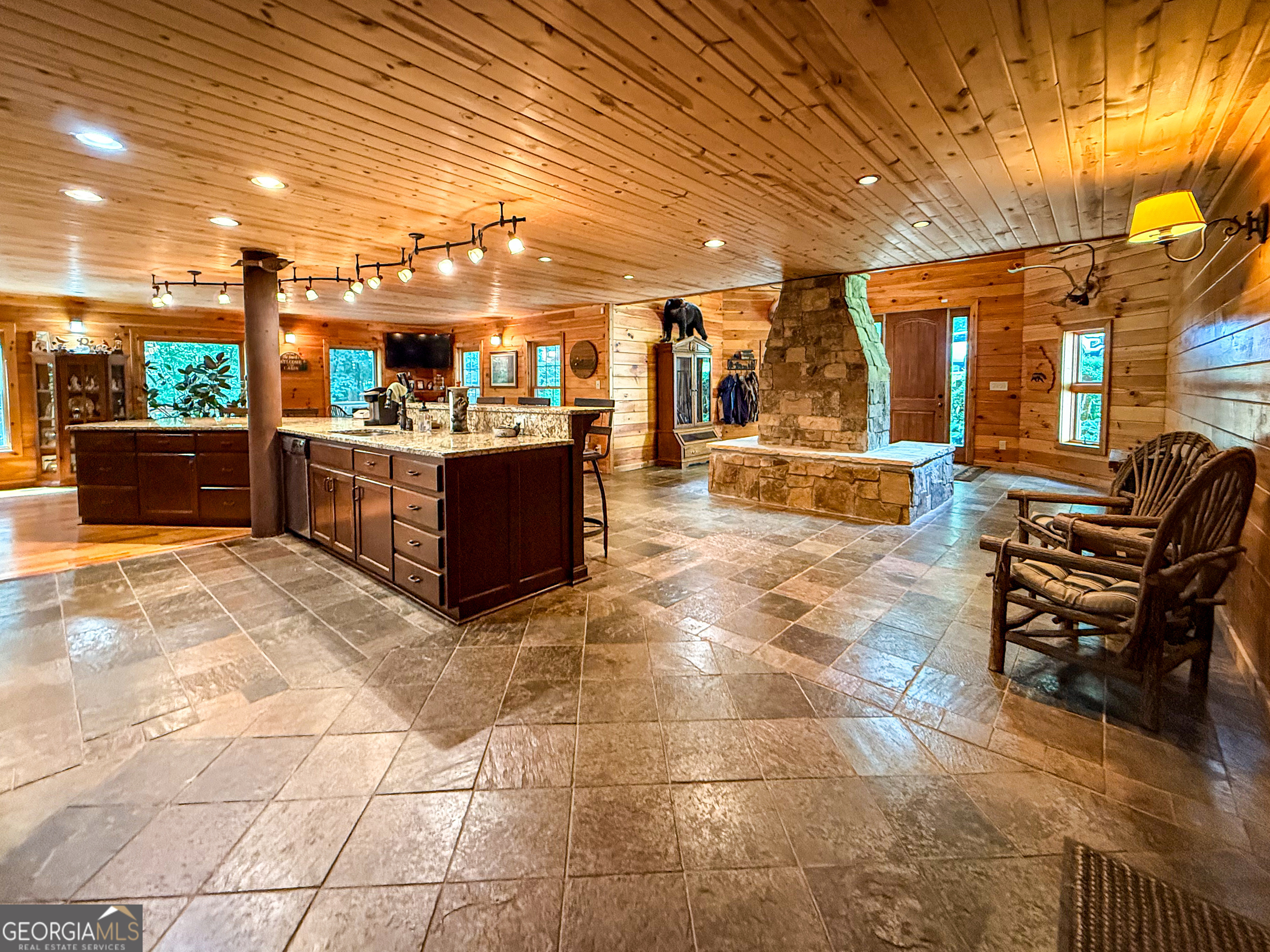 187 Still Water Way Demorest GA 30535
