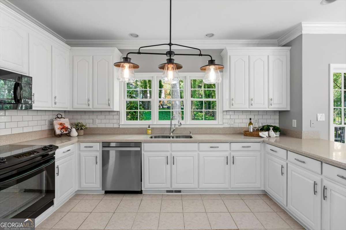 978 Laurel Springs Lane SW Marietta GA 30064