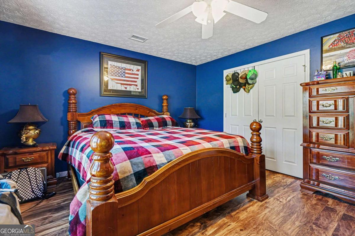 1405 Shiloh Oak Drive Loganville GA 30052