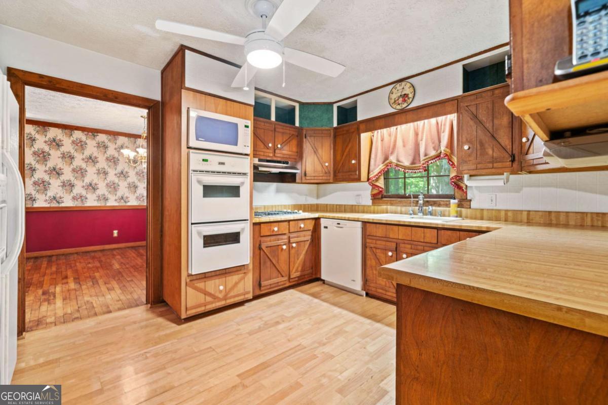 1996 Thomas Road Canton GA 30115
