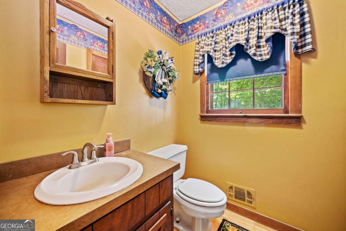 1996 Thomas Road Canton GA 30115