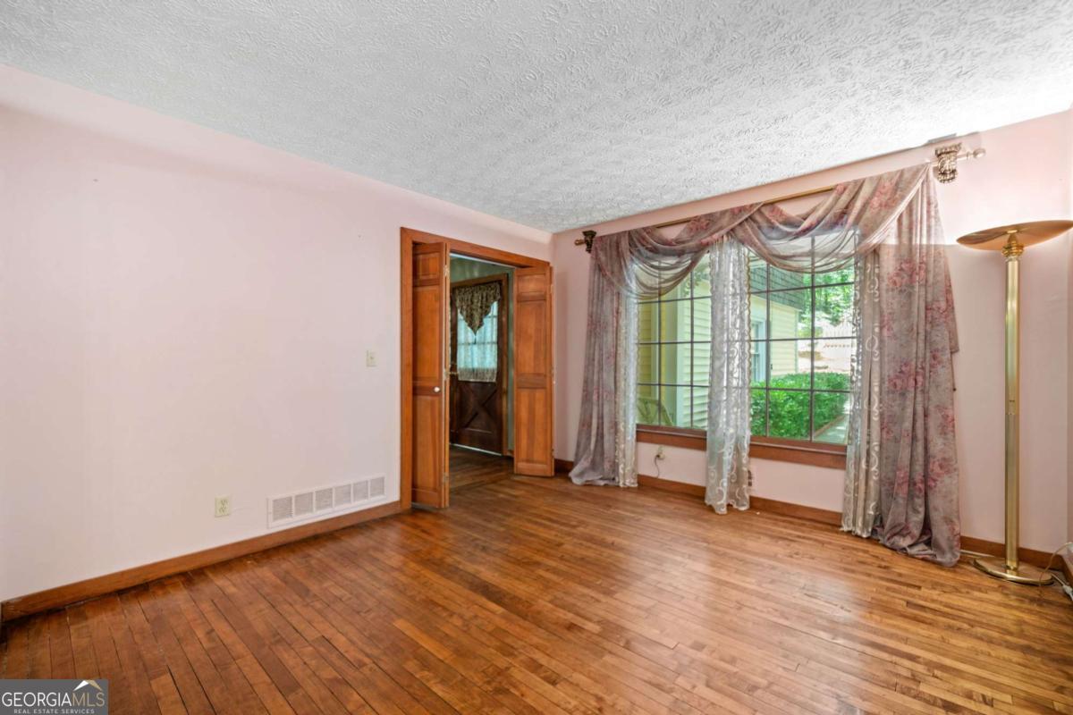 1996 Thomas Road Canton GA 30115