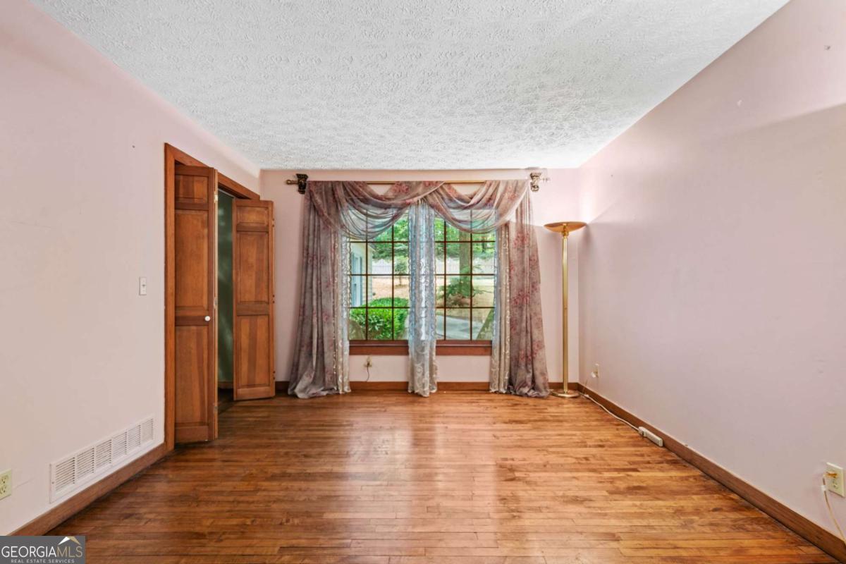 1996 Thomas Road Canton GA 30115