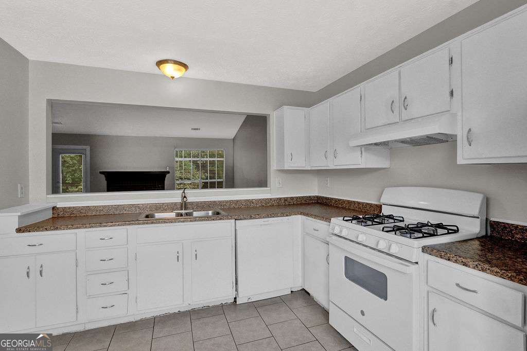1234 Wellhouse Walk Stone Mountain GA 30088