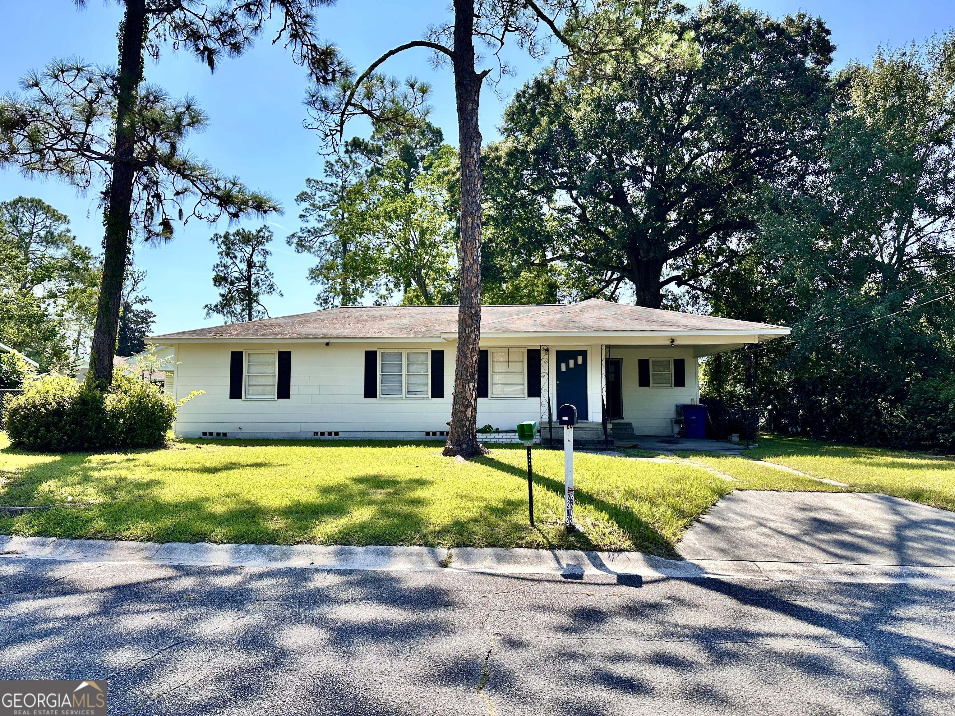 2202 Pioneer Street Waycross GA 31501