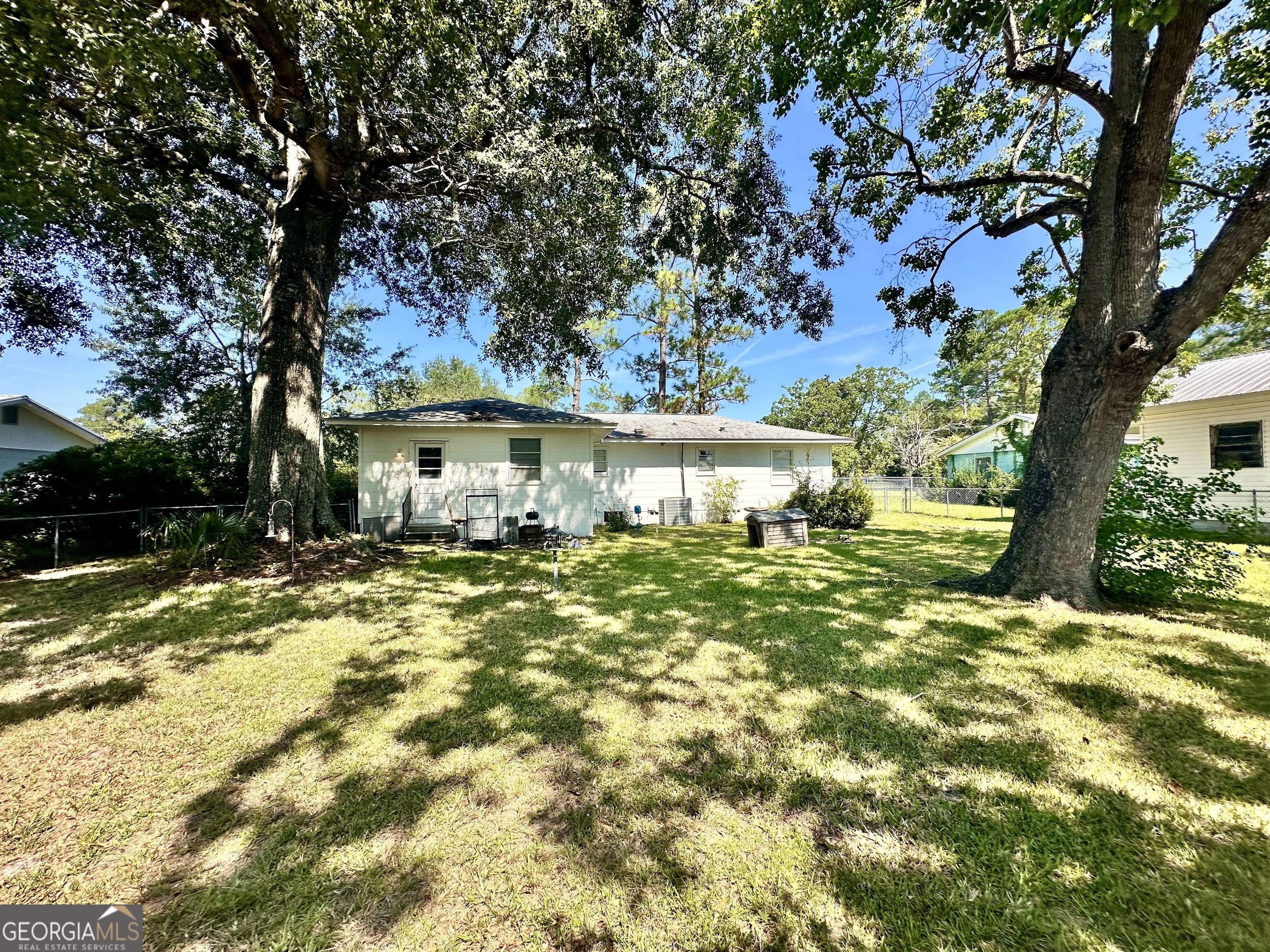 2202 Pioneer Street Waycross GA 31501