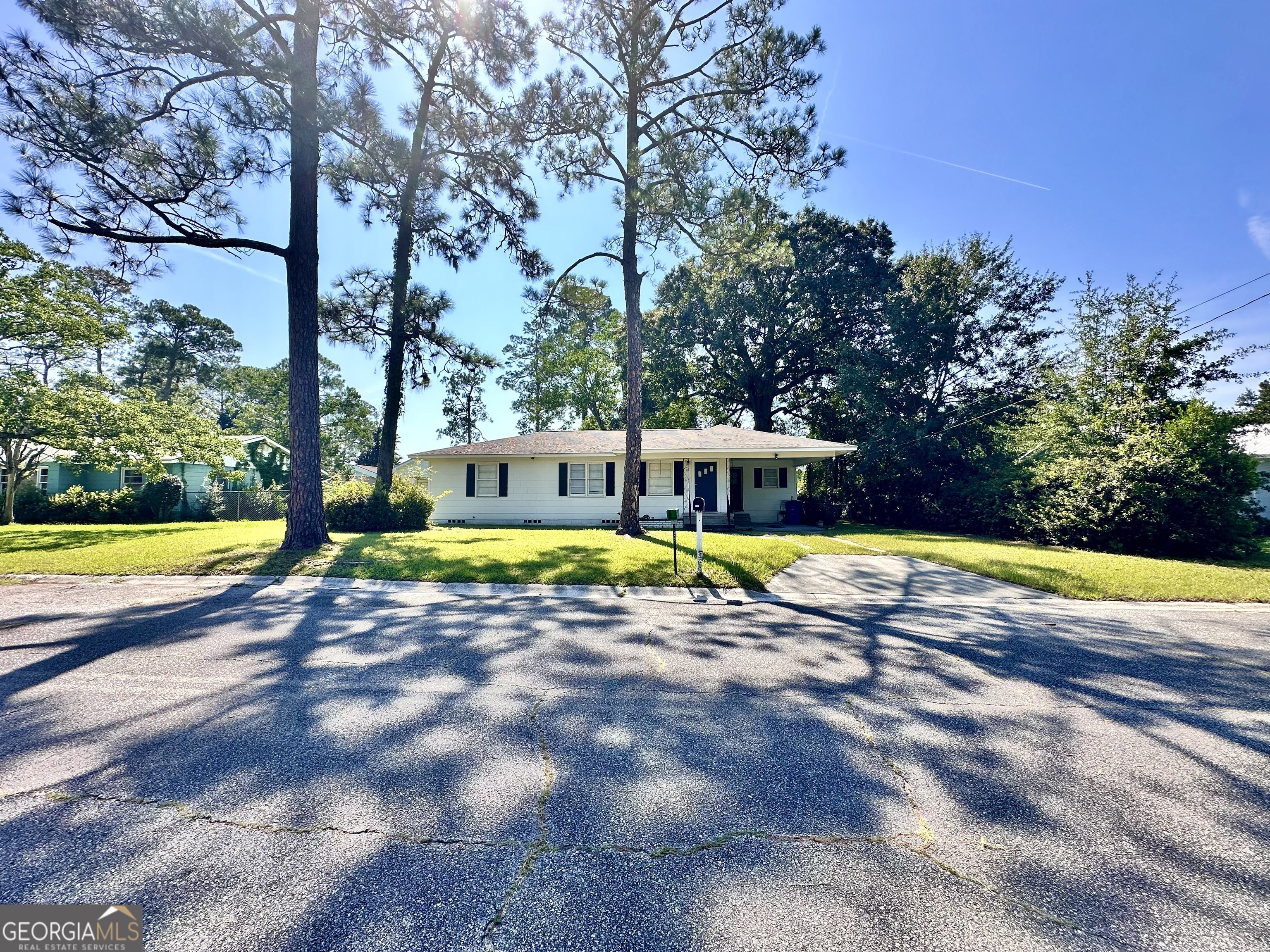 2202 Pioneer Street Waycross GA 31501