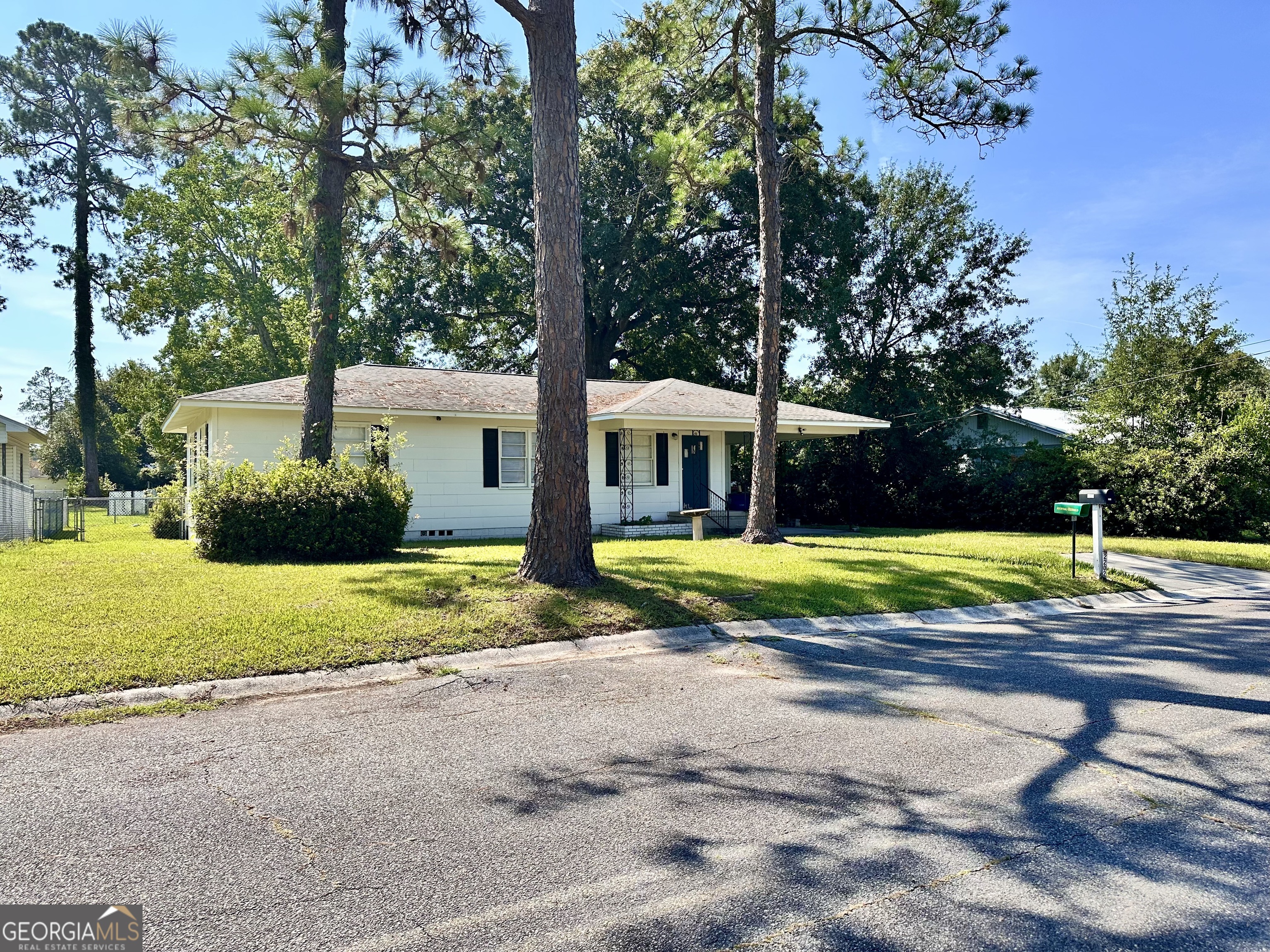 2202 Pioneer Street Waycross GA 31501