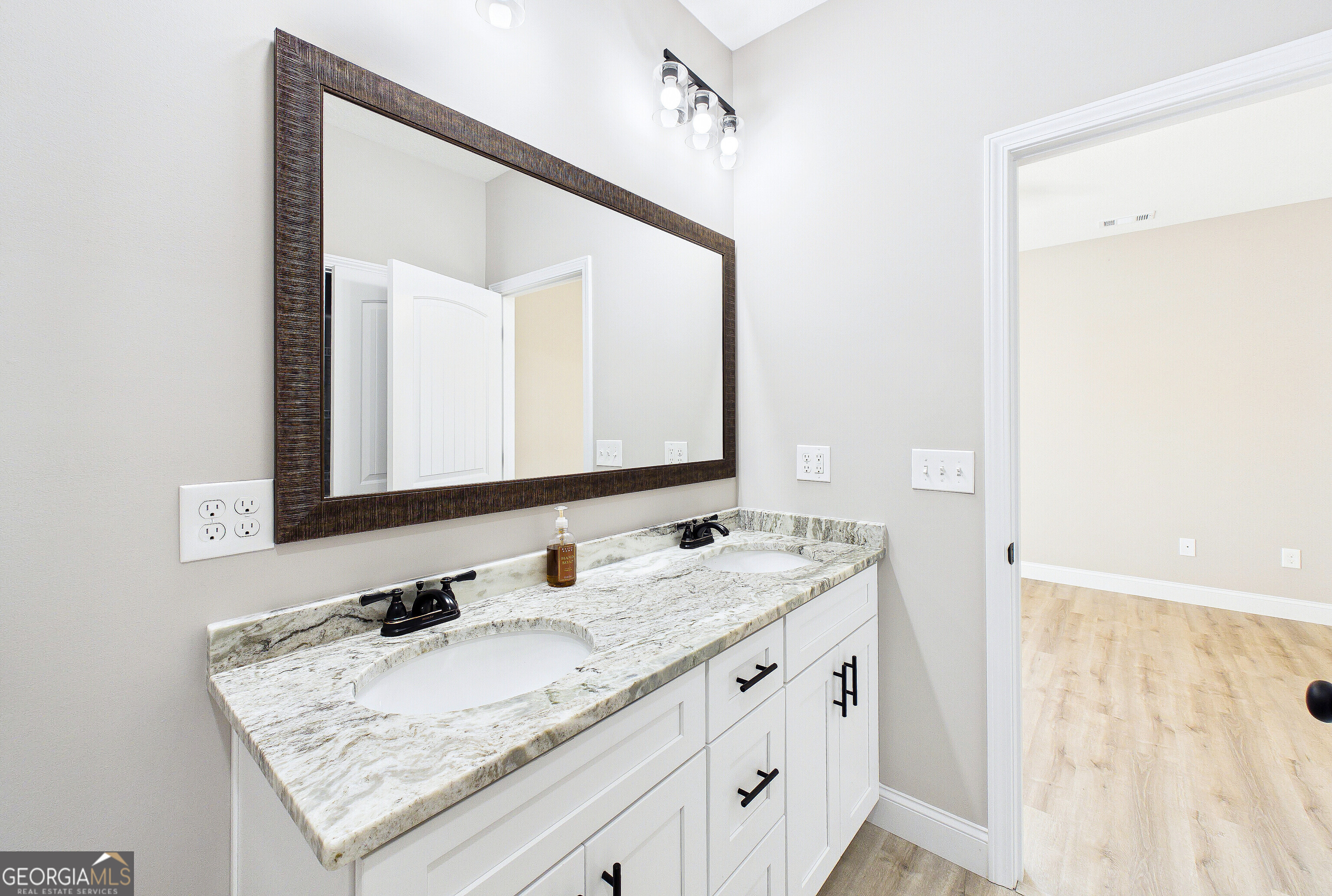 238 Beau Claire Circle Byron GA 31008