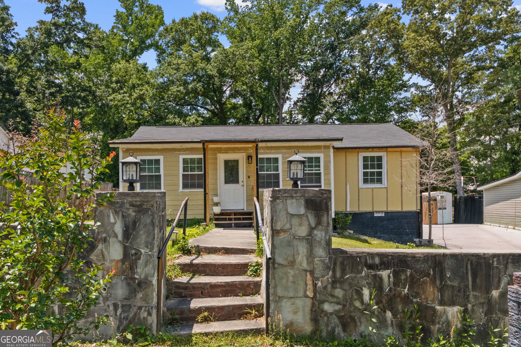 198 Joe Louis Drive NW Atlanta GA 30314