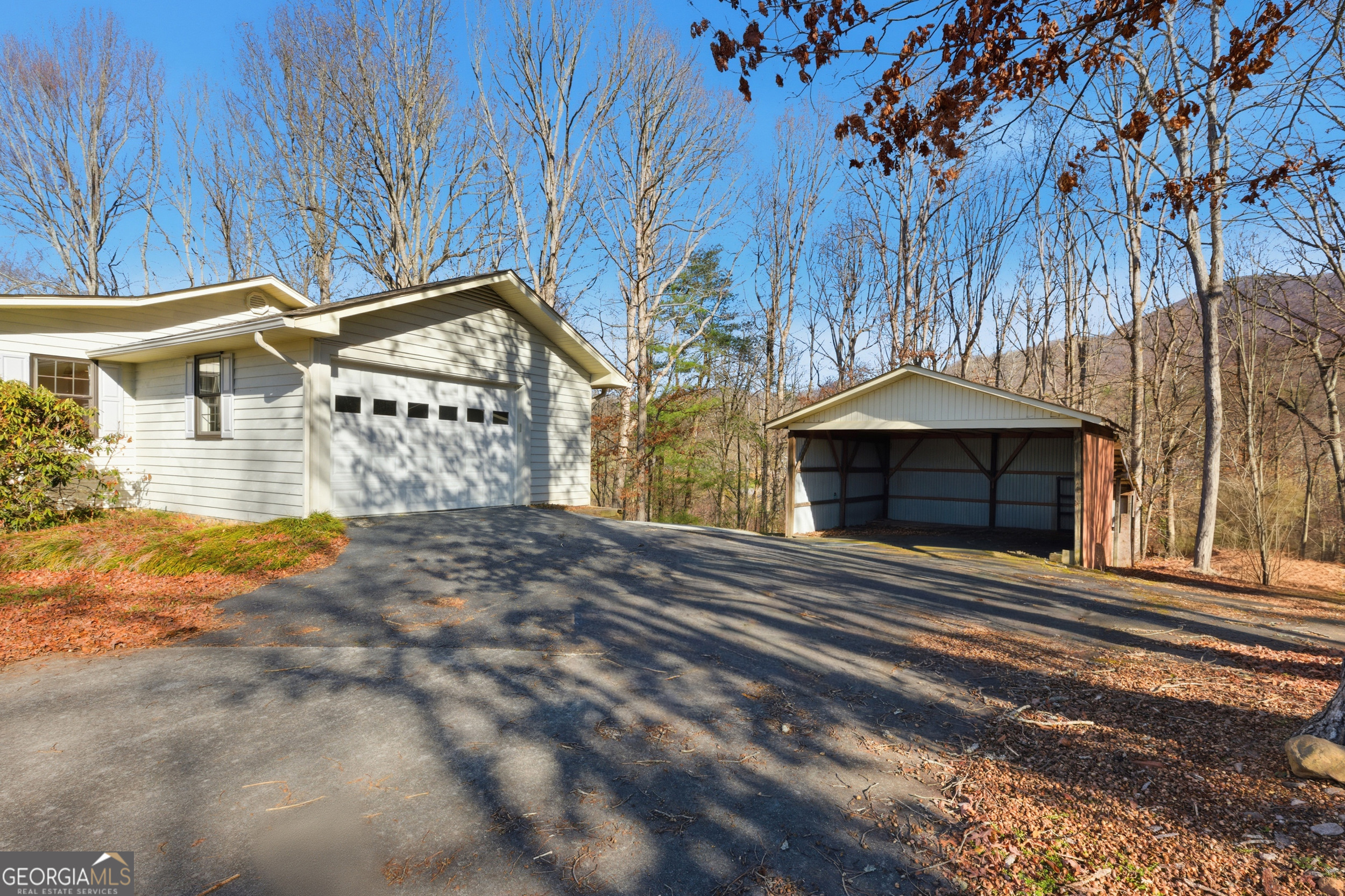 1664 Bell Gap Road Hiawassee GA 30546