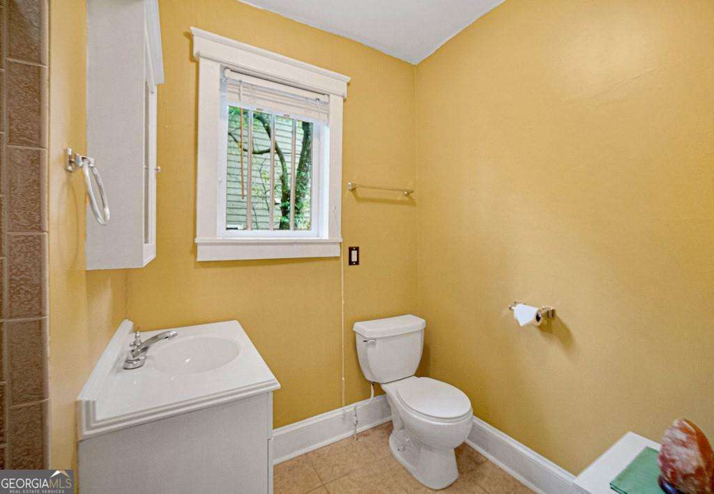 1677 Neely Avenue East Point GA 30344