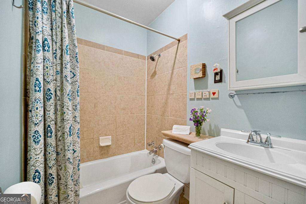 1677 Neely Avenue East Point GA 30344