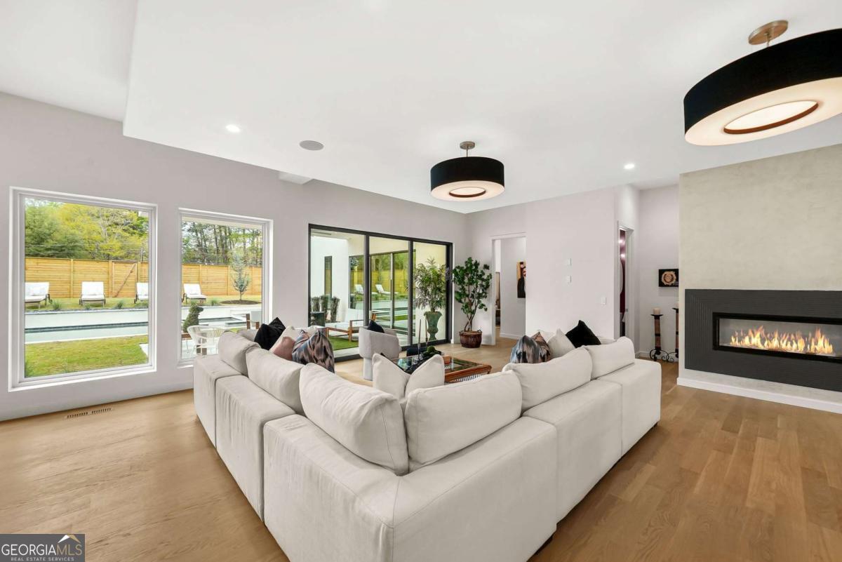 1260 Kingsley Circle NE Atlanta GA 30324