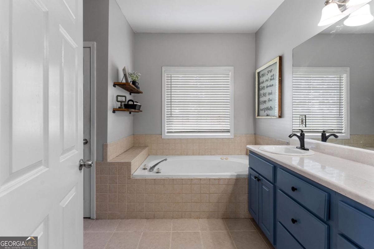 12 Grapevine Way NE Cartersville GA 30121
