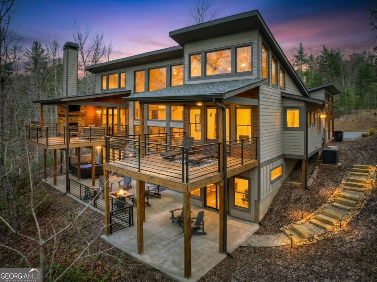 466 E Watersong Bluff Ellijay GA 30540