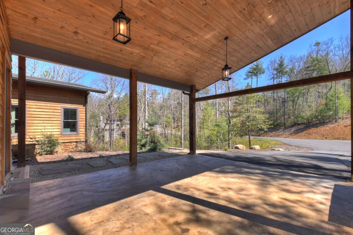 466 E Watersong Bluff Ellijay GA 30540