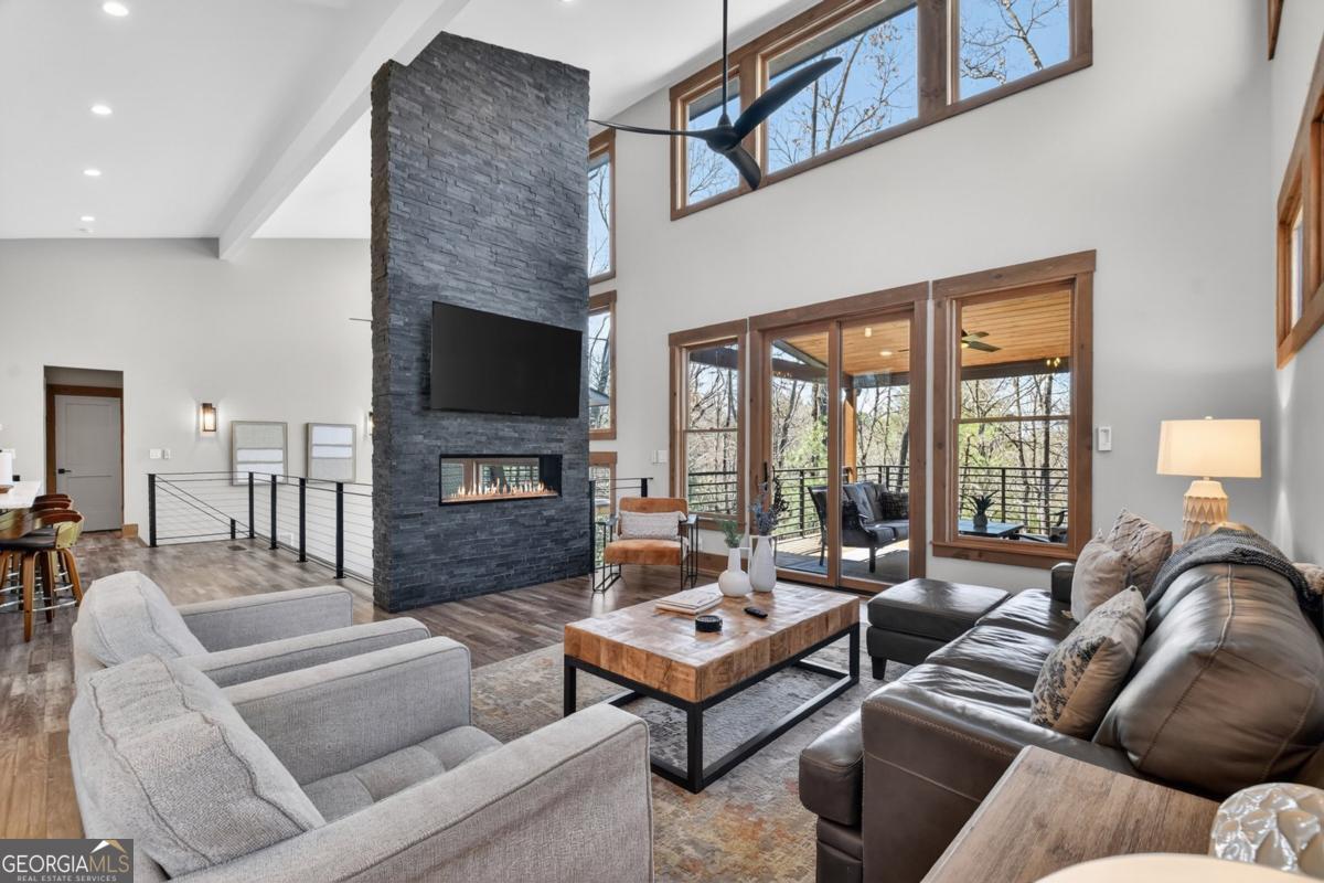 466 E Watersong Bluff Ellijay GA 30540