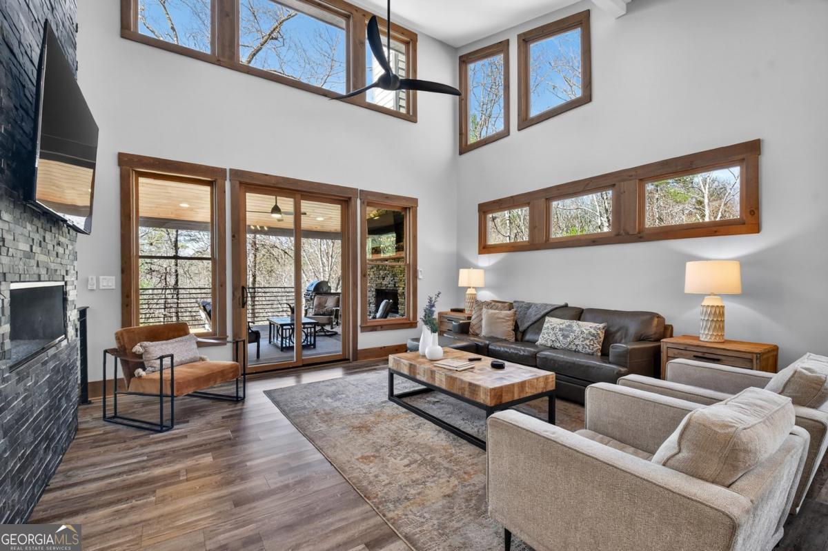 466 E Watersong Bluff Ellijay GA 30540