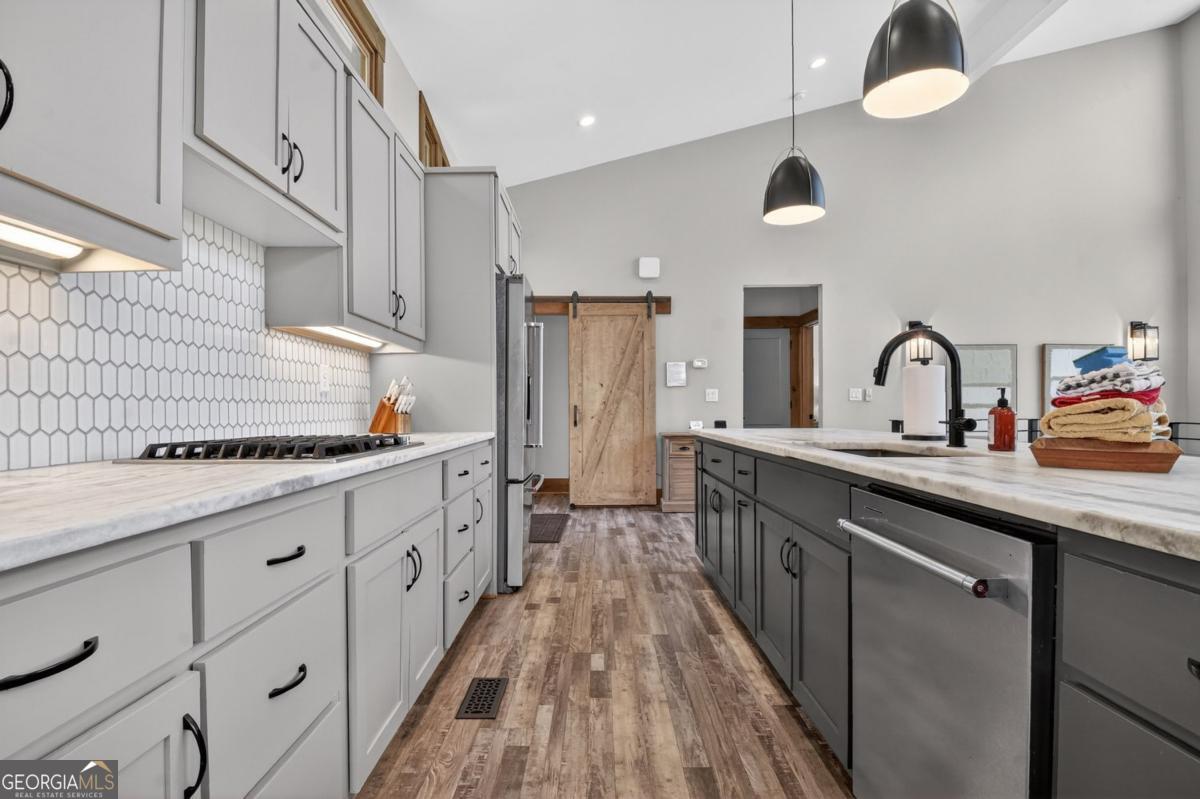 466 E Watersong Bluff Ellijay GA 30540