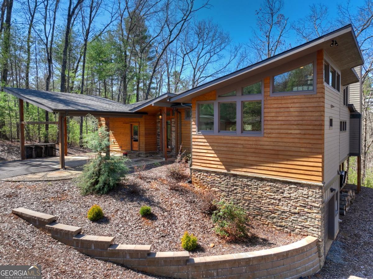 466 E Watersong Bluff Ellijay GA 30540