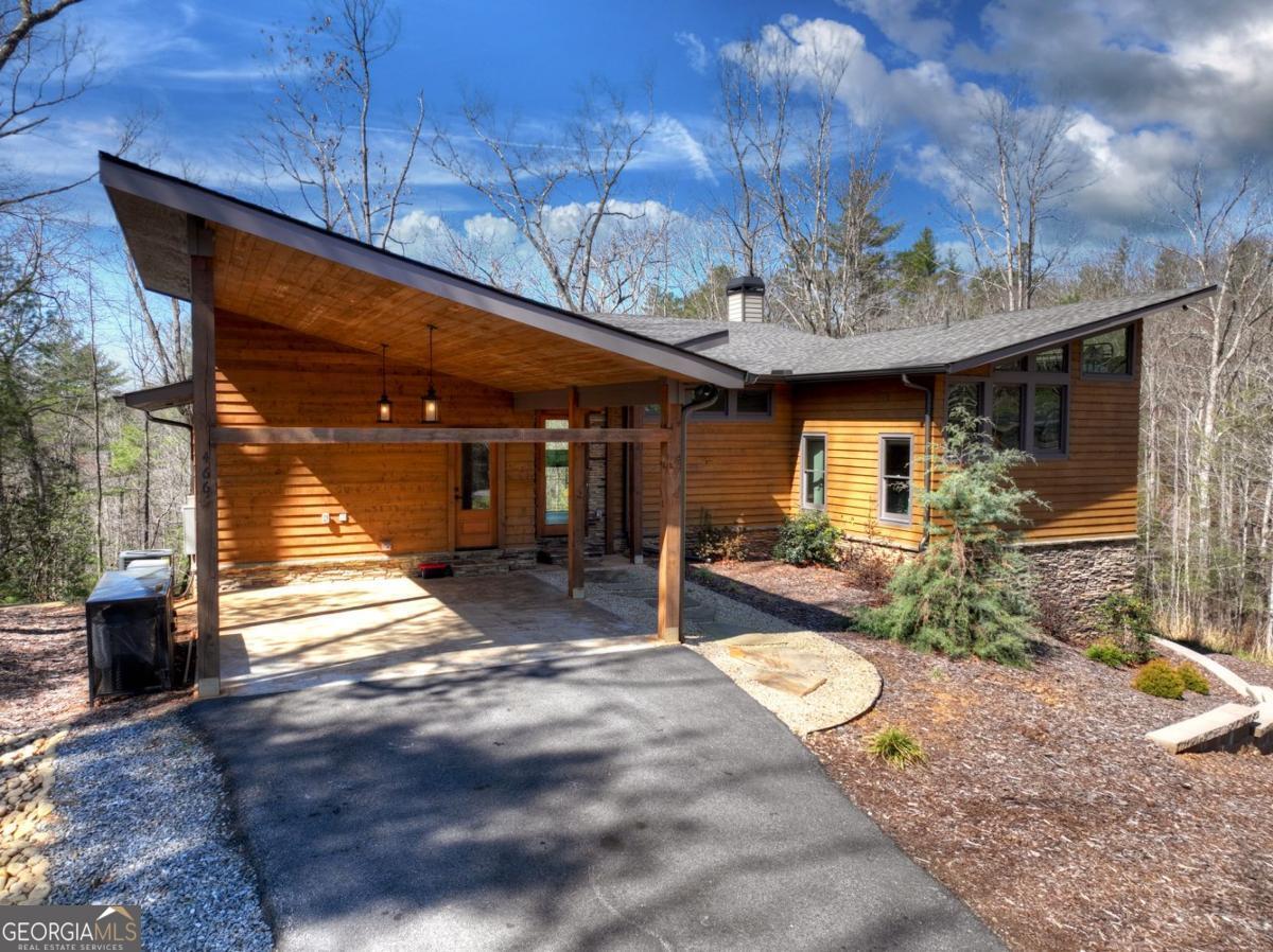 466 E Watersong Bluff Ellijay GA 30540