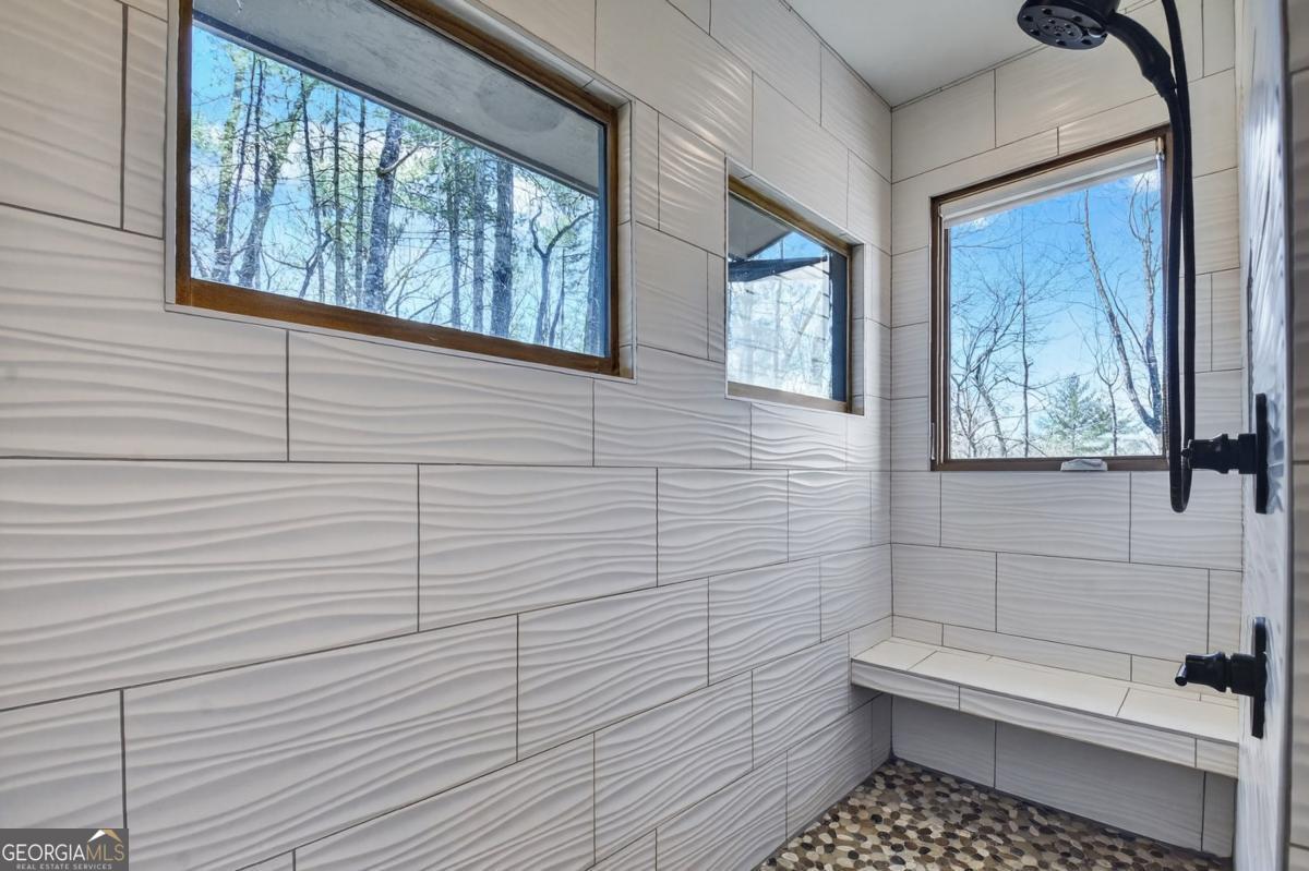 466 E Watersong Bluff Ellijay GA 30540
