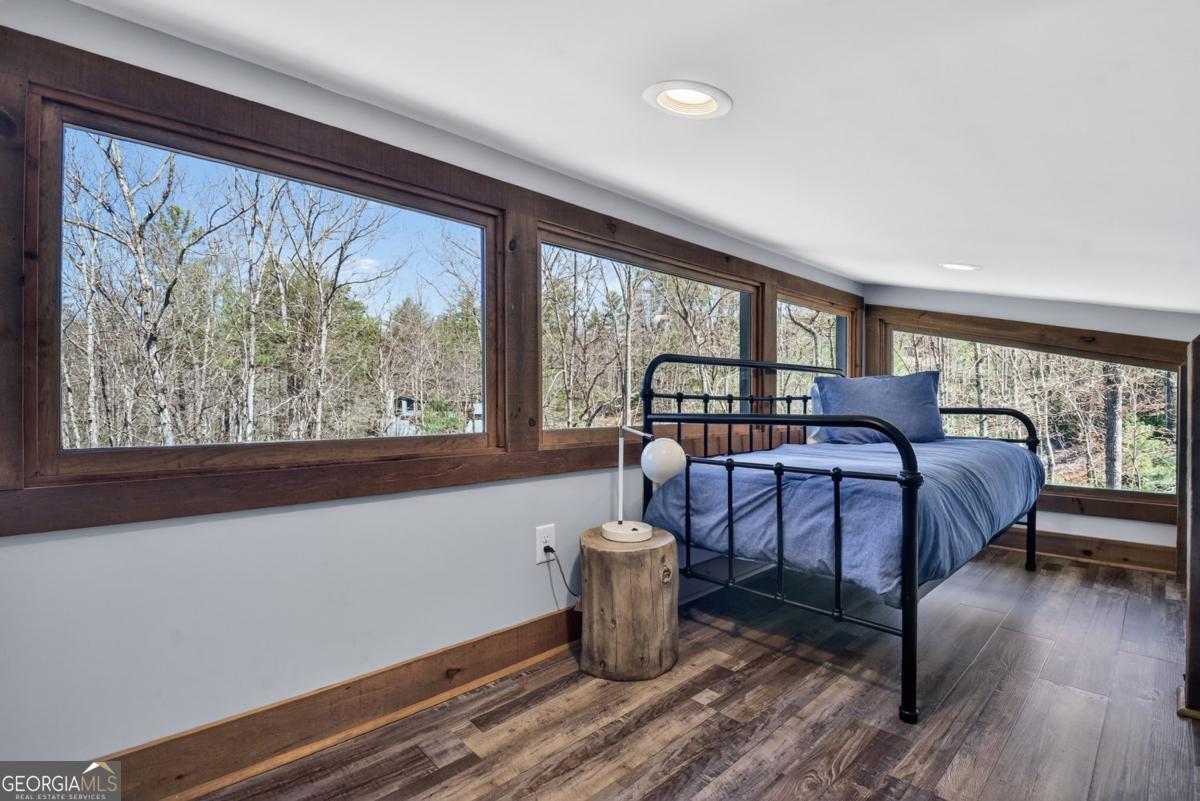 466 E Watersong Bluff Ellijay GA 30540