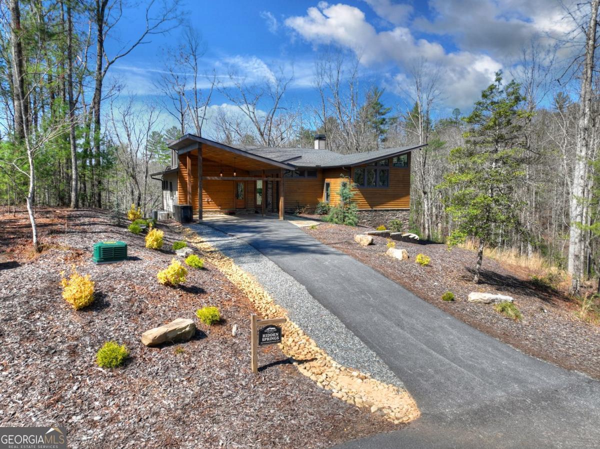 466 E Watersong Bluff Ellijay GA 30540