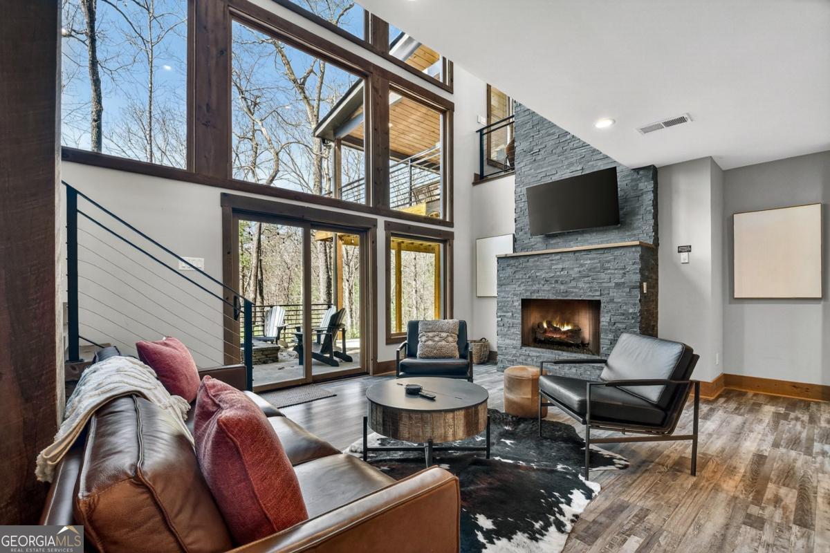466 E Watersong Bluff Ellijay GA 30540