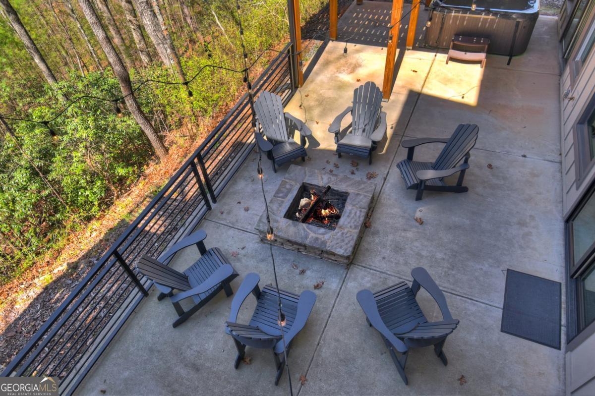 466 E Watersong Bluff Ellijay GA 30540