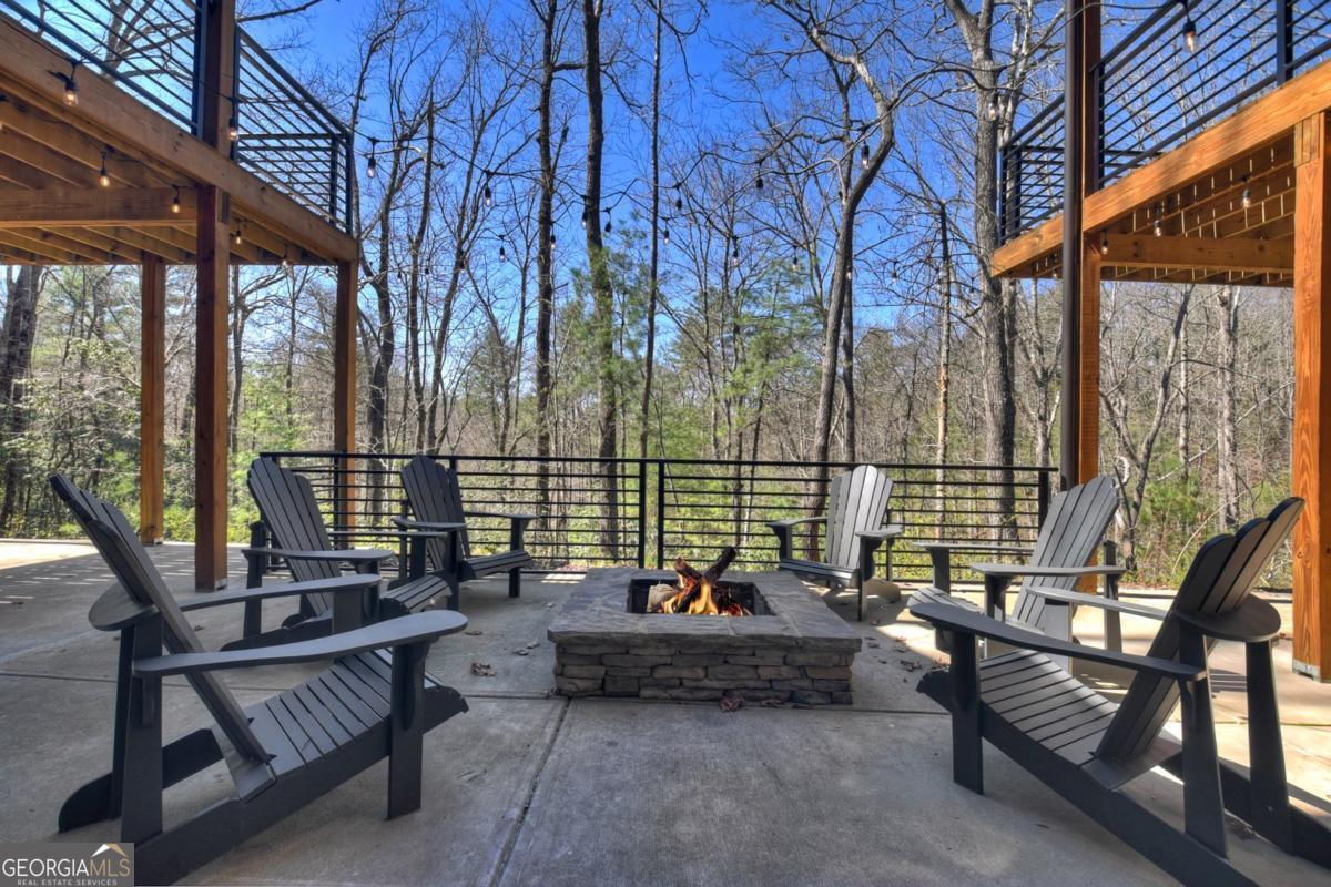 466 E Watersong Bluff Ellijay GA 30540