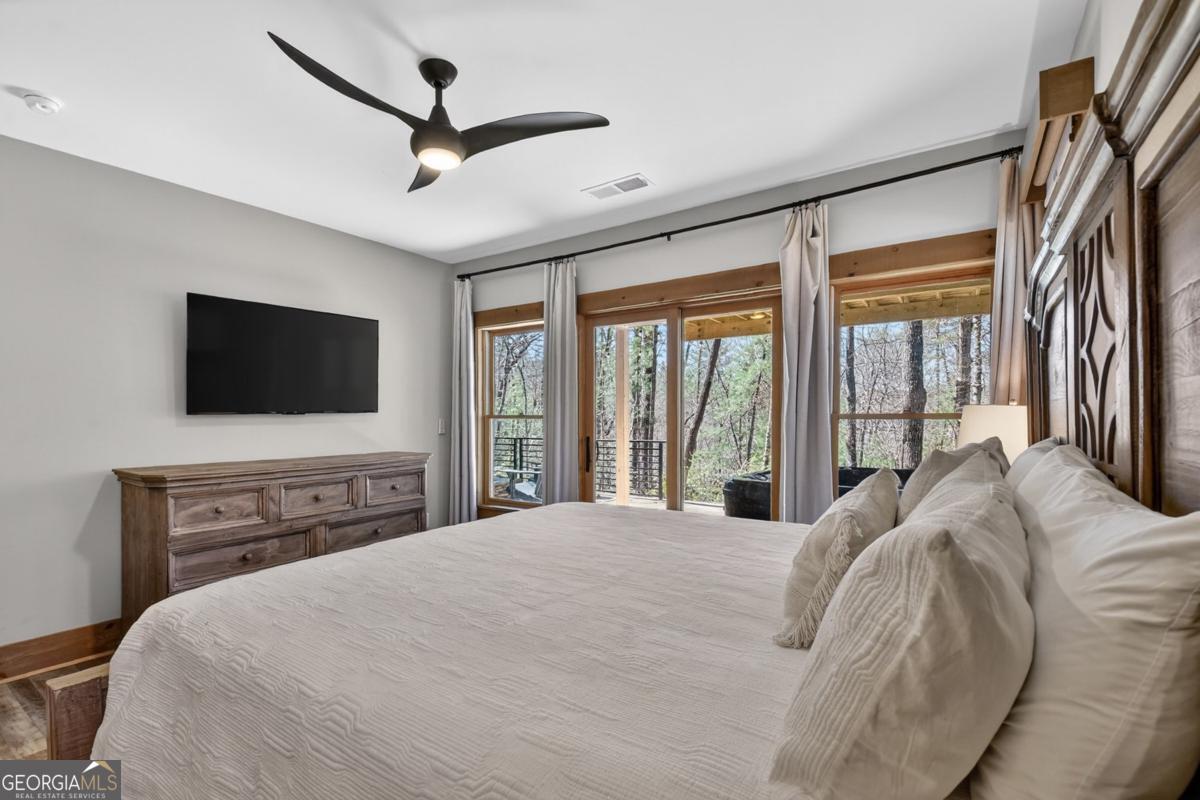 466 E Watersong Bluff Ellijay GA 30540