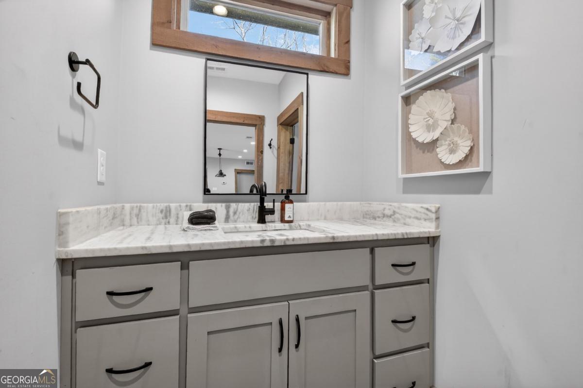 466 E Watersong Bluff Ellijay GA 30540