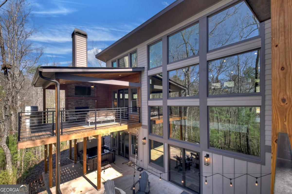466 E Watersong Bluff Ellijay GA 30540
