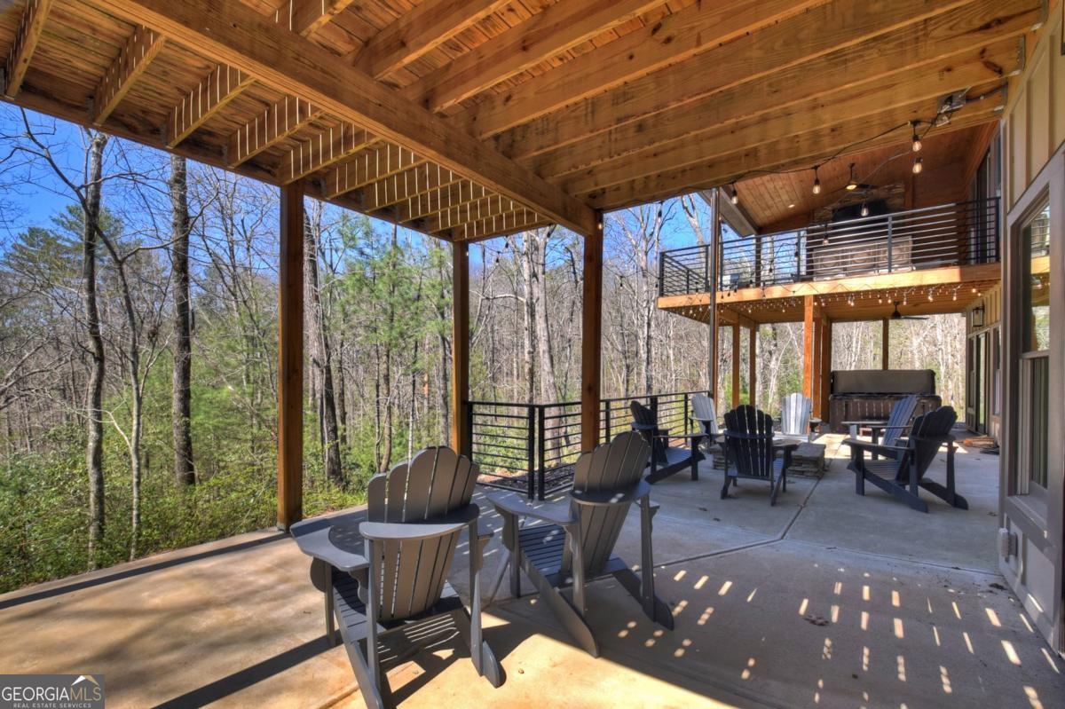 466 E Watersong Bluff Ellijay GA 30540